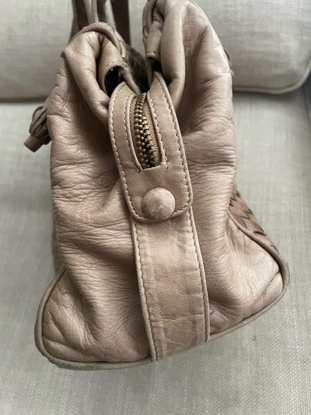 Bottega Veneta Intrecciato Leather Shoulder Bag in Taupe - Picture 5 of 16